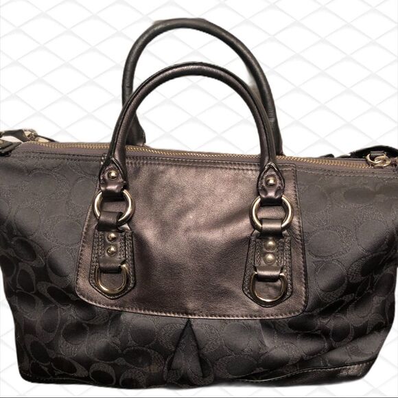 Coach purse!! Ashley style! Very nice! - Picture 6 of 13